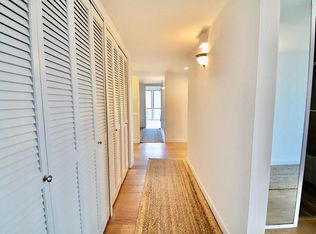 Stunning 2 Bed | 2 Bath in the heart of Tiburon with Views of the Bay!, Belvedere Tiburon, CA 94920