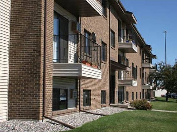 Prairiewood Courts
