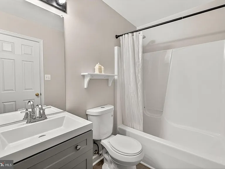 2572 Carrington Way — Photo 7