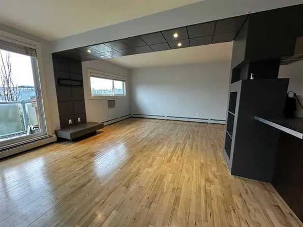 1530 S 26th Ave SW #7, Calgary, AB T2T 1C5
