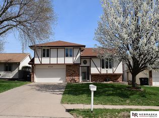 9332 Y St, Omaha, NE 68127