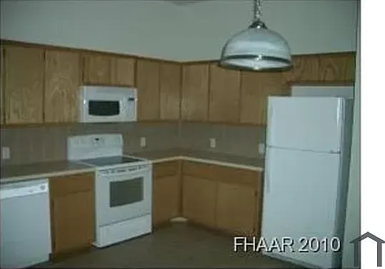 301 Jeff Gordon Dr #B — Photo 3