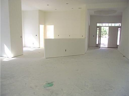 2nd image of 10 Rock Dove Ln