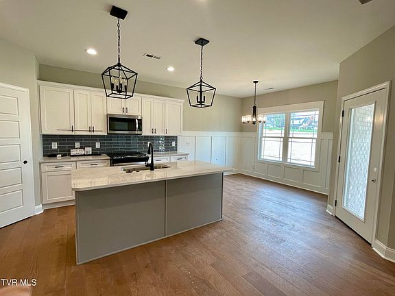 5th image of 1388 Orchard View Ln