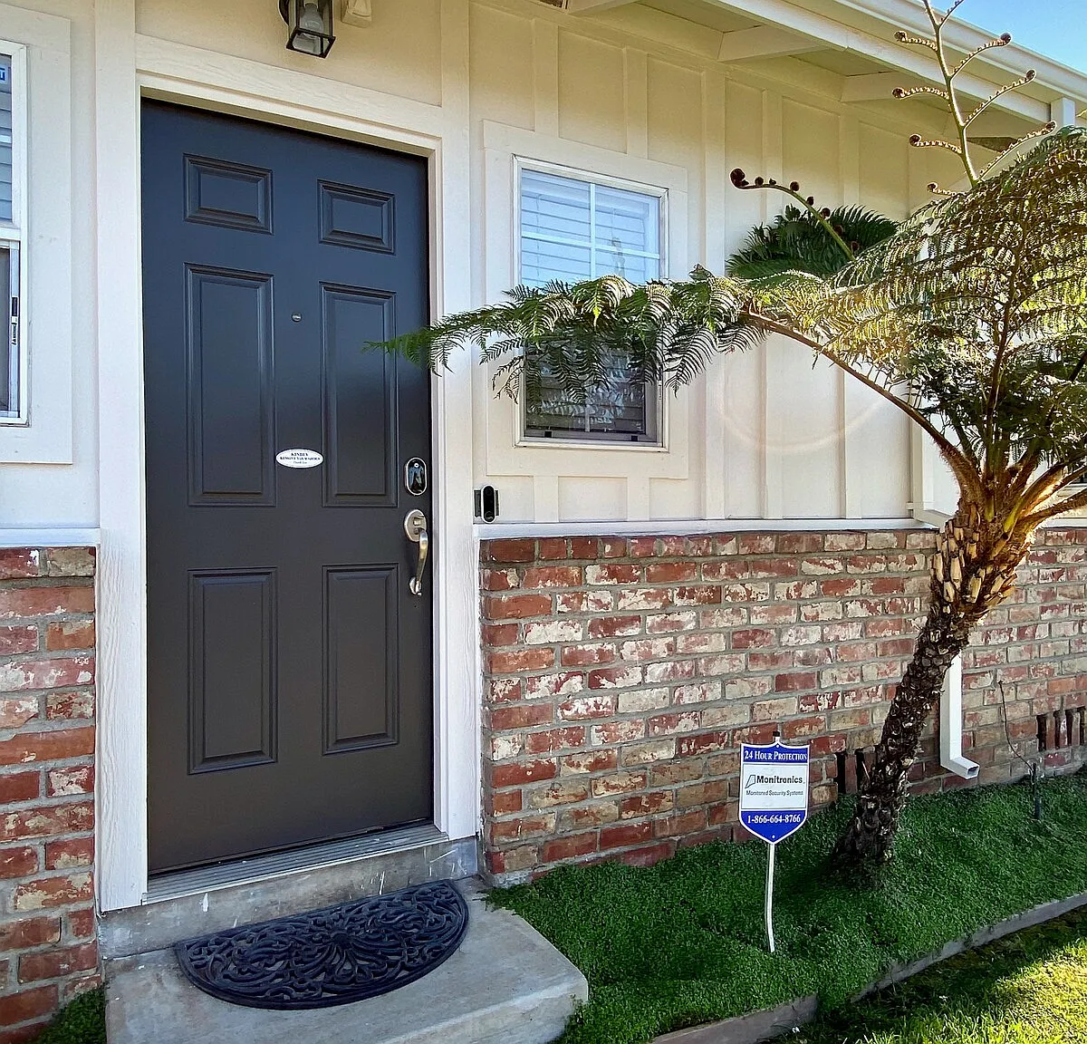 3 bed, 1600 sqft, $2,000 — Photo 2
