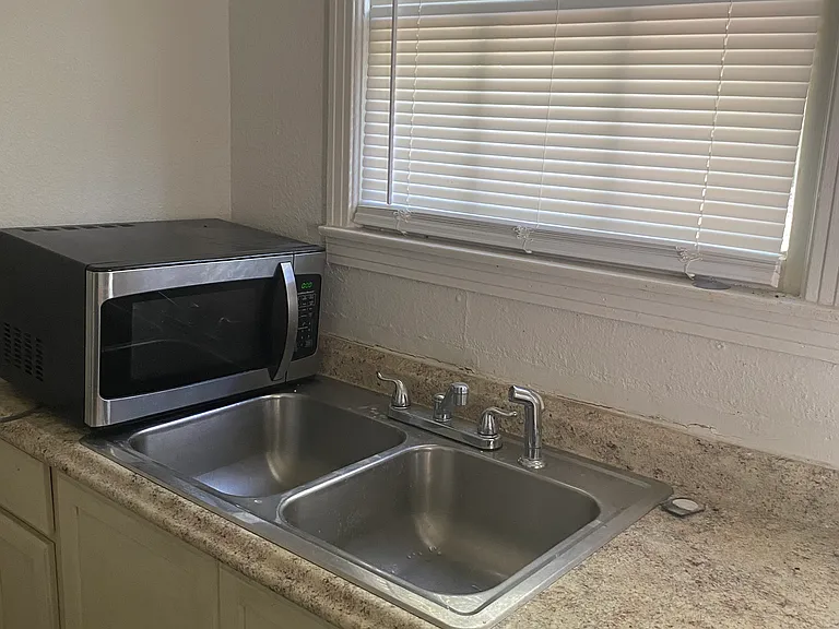 704 Carrie Ave — Photo 9