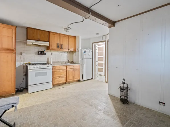 100-30 Martense Avenue image 9 of 36