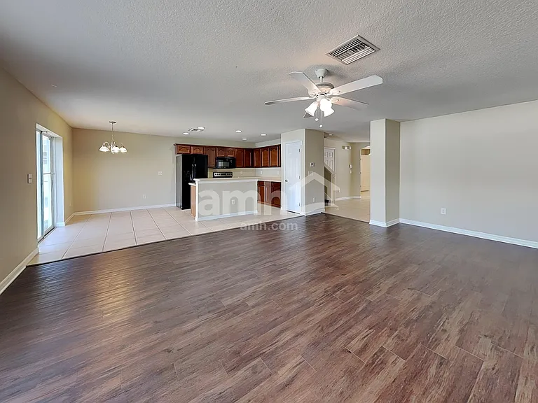 12109 Tree Haven Ave — Photo 9