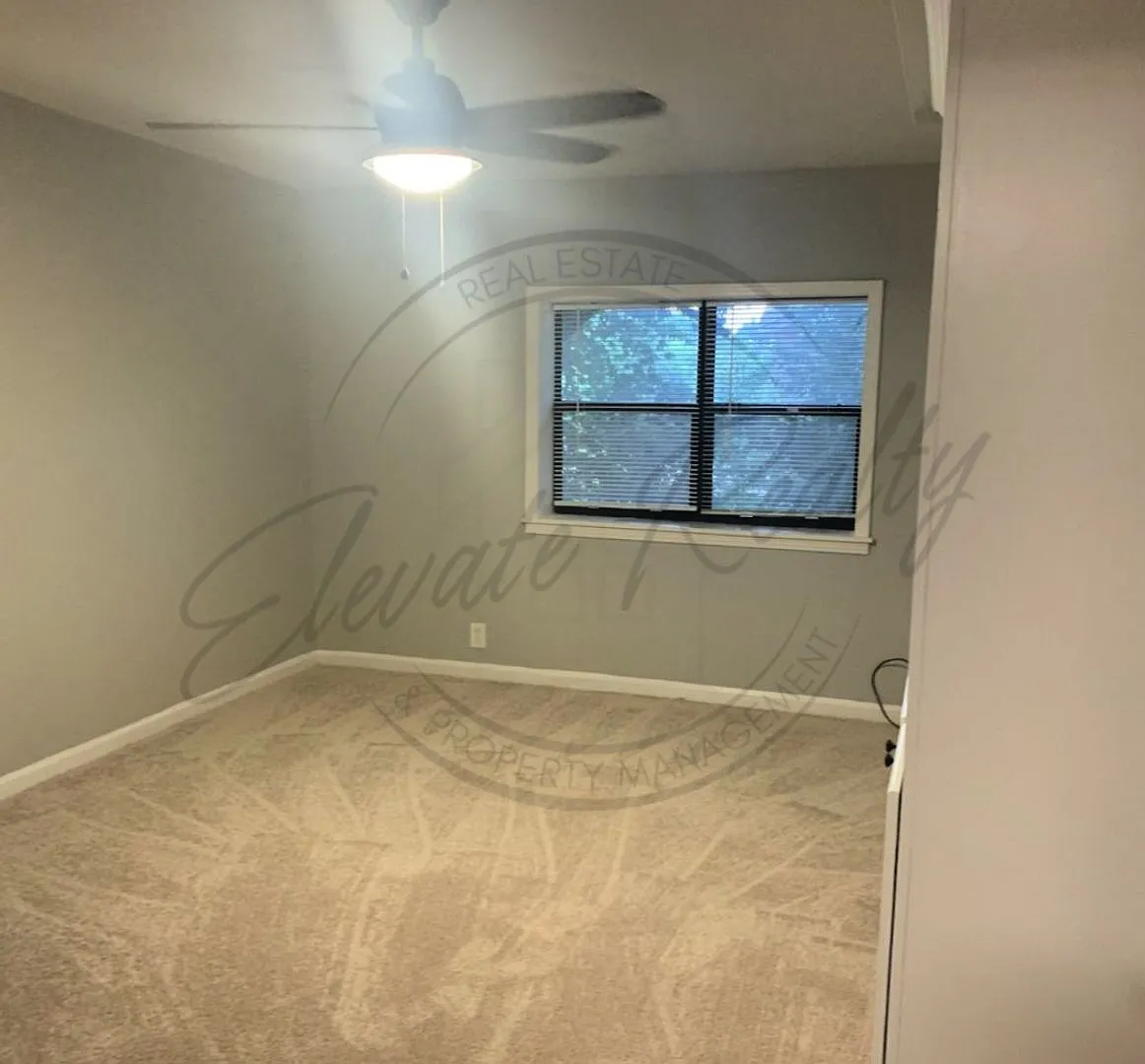 One Month Free Rent: Spacious 3br/1ba Lower-Level Apartment With Lake Views 1170 Sq Ft! — Photo 4