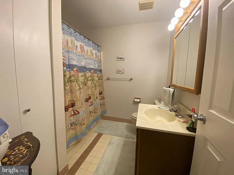 240 Valley Stream Ln — Photo 15
