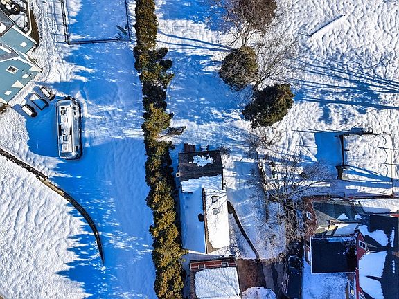 4th image of 2 Oneil Rd