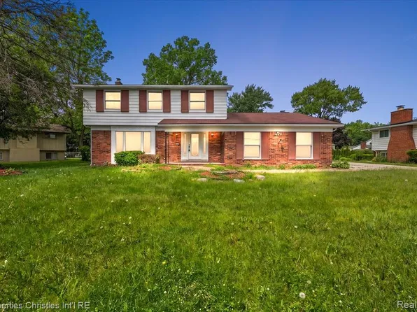 6628 Heather Heath Ln, West Bloomfield, MI 48322