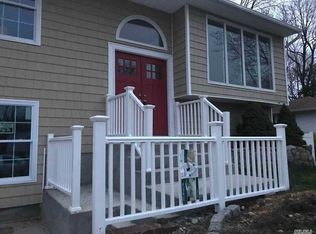3 Lakemont St, Bay Shore, NY 11706
