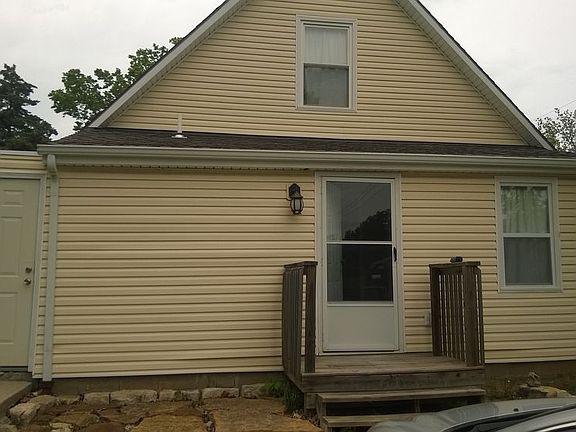 2nd image of 2201 Lawrence Ave