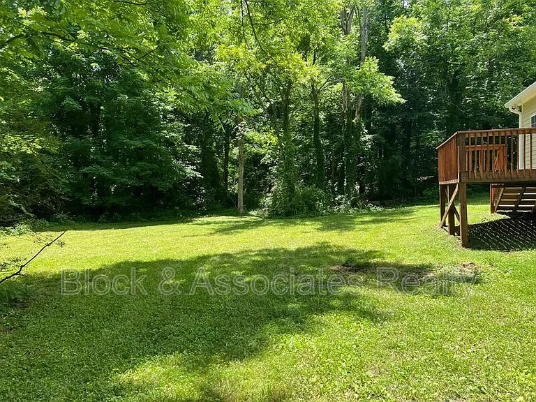 302 Edward Ct — Photo 16