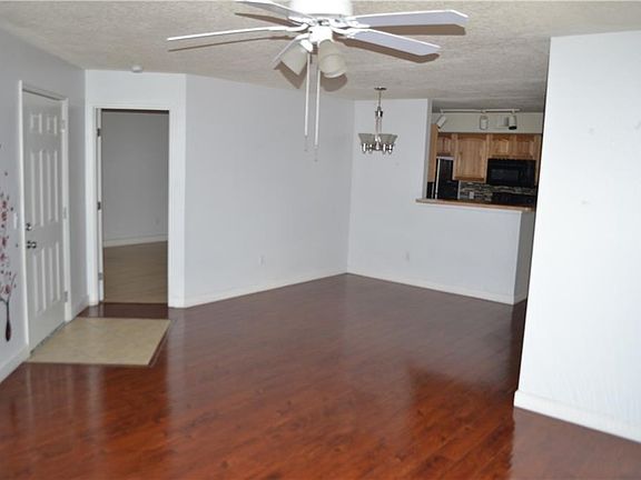 3rd image of 1604 Destiny Blvd Unit 208