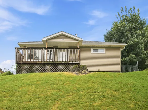 2106 5th St, East Moline, IL 61244