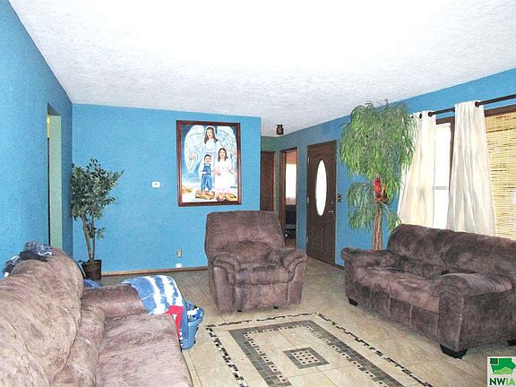 4th image of 701 E 22nd St