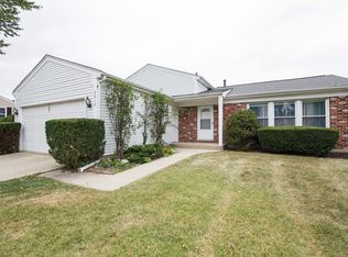 2012 Briar Hill Dr, Schaumburg, IL 60194