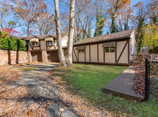114 Oakwood Dr, Wading River, NY 11792