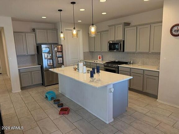 3rd image of 27080 W ADAM Avenue