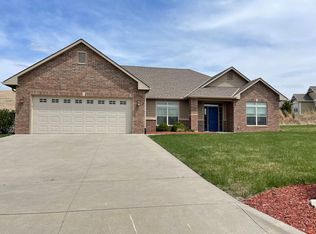 2732 Tobacco Rd, Manhattan, KS 66503