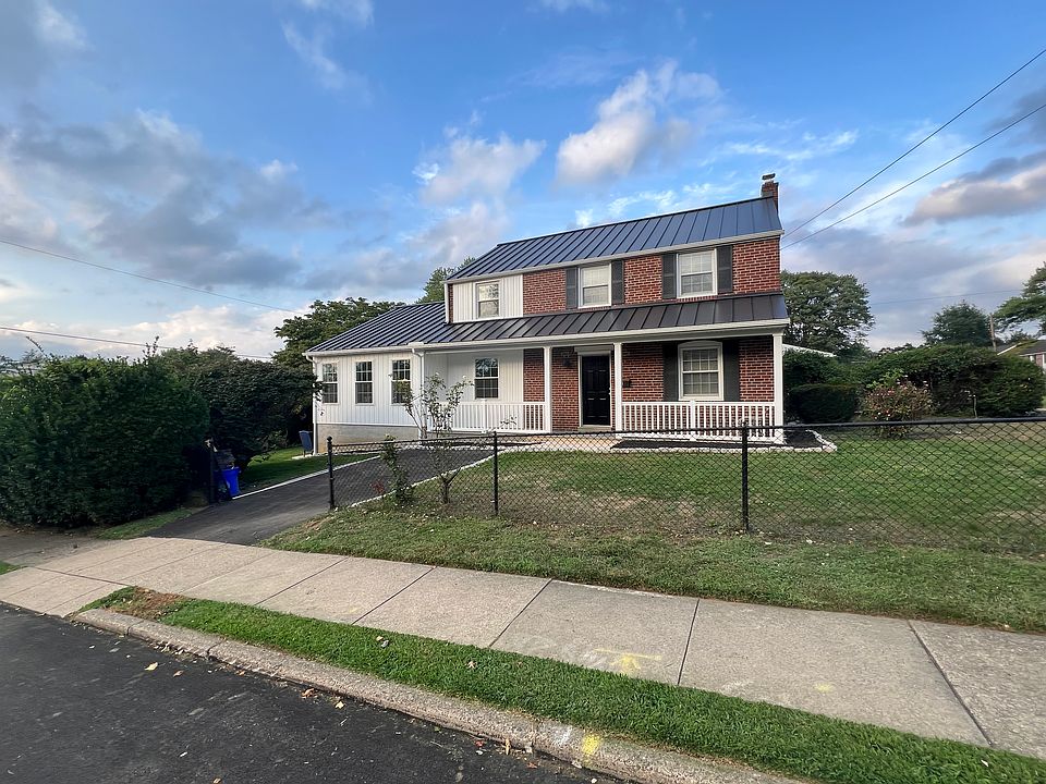 Front of house is on Stanton Rd.