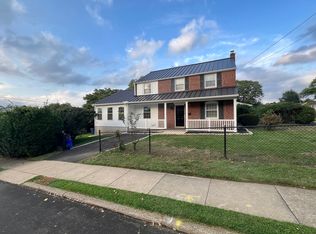 1711 Lynnewood Dr, Havertown, PA 19083