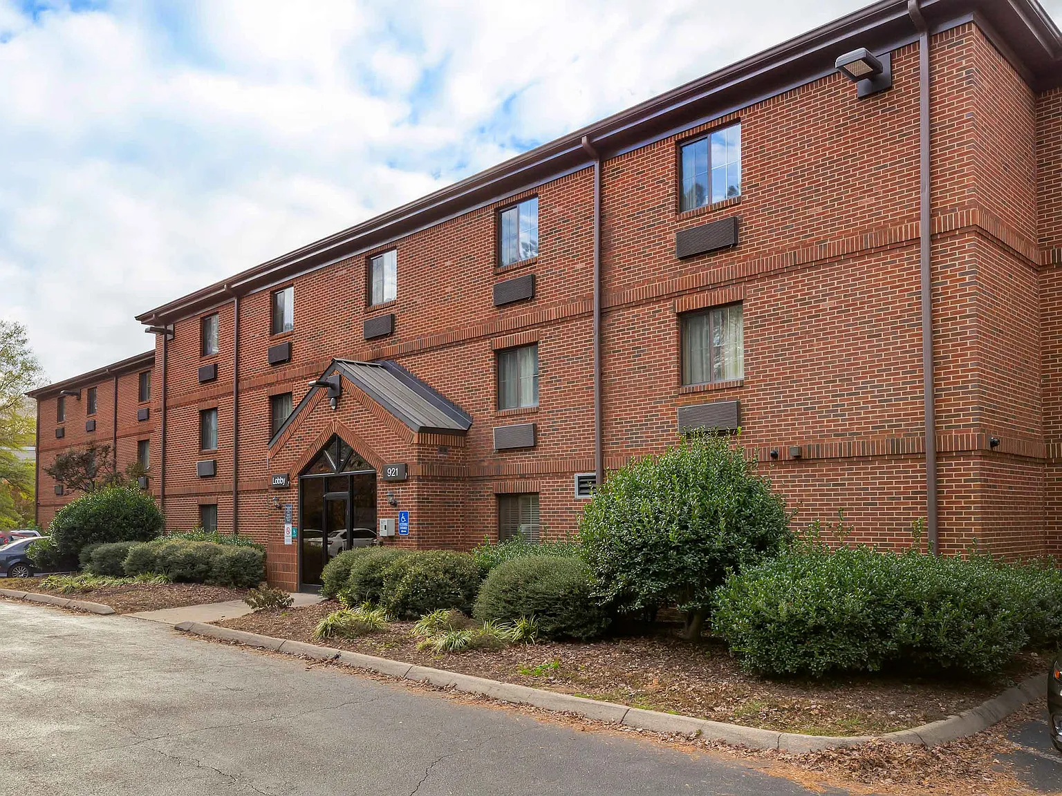 Raleigh - North Raleigh - Wake Towne Drive — Photo 3