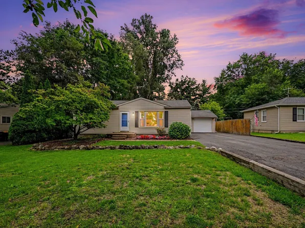 34895 Bridgeman St, Farmington Hills, MI 48335