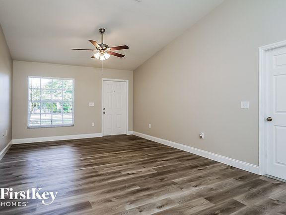 3rd image of 1005 Chapel Ave