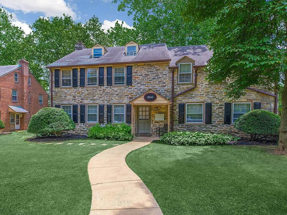 2833 W Queen Ln #Q-2833B