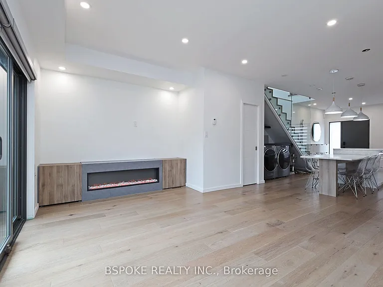 707 Mortimer Ave — Photo 13