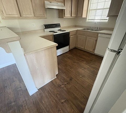 4th image of 14094 Woodmont Dr