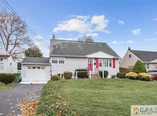 8 Vincent St, Parlin, NJ 08859