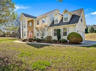 101 Lake Ridge Cir, Walhalla, SC 29691