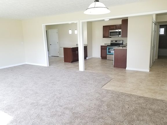 4th image of 245 Heather Dr