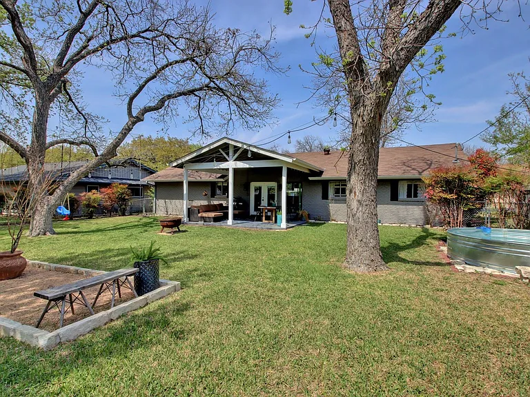 1903 Teakwood Dr — Photo 30