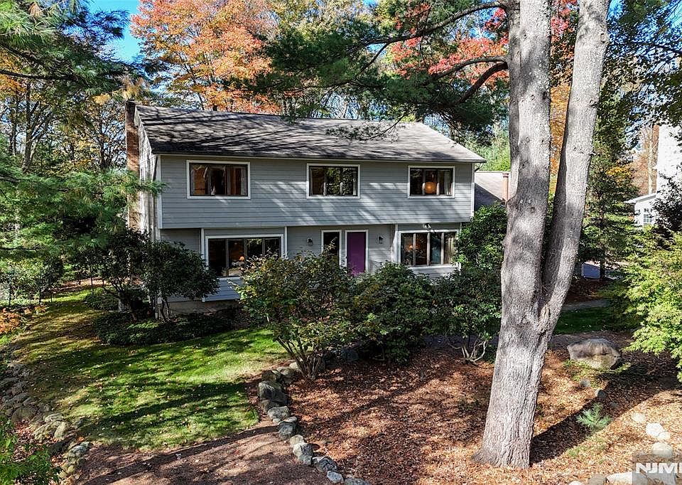 1st image of 7 Birchwood Ln