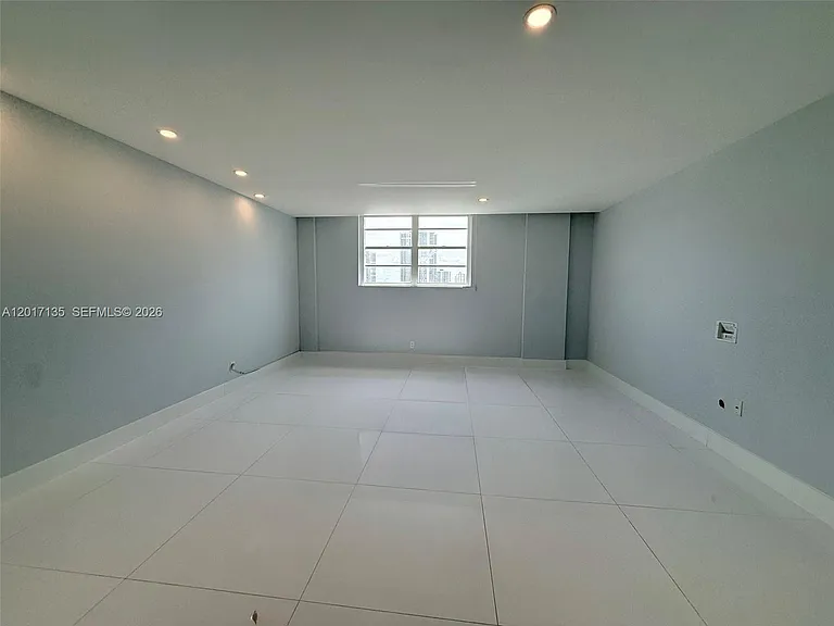 19390 Collins Ave #907 — Photo 8