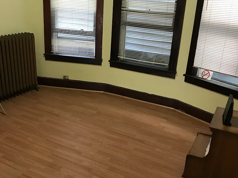 140 N Allen St — Photo 3