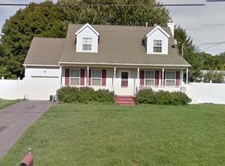 905 Bayview Ave, Bellport, NY 11713