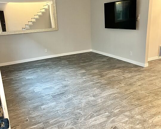 5th image of 10817 Whipple St APT 18