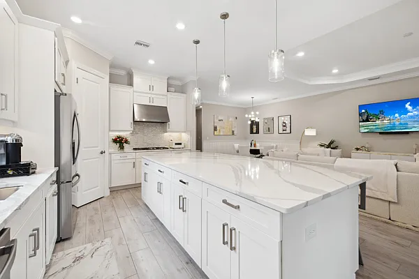 17405 Caravita Ln — Photo 7