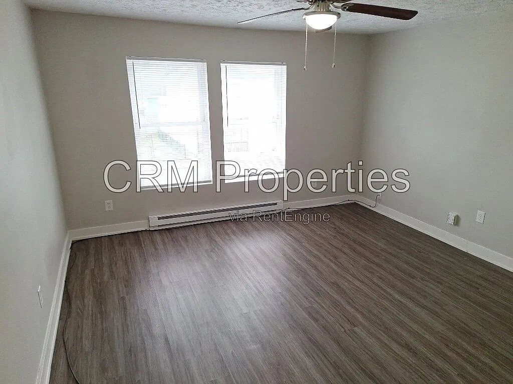 Studio, $850 — Photo 3