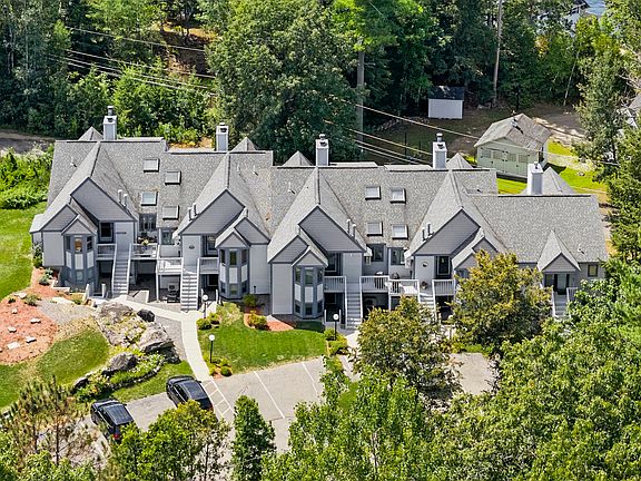 Quiet, sought after condominium community