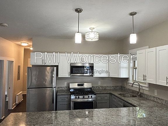 3rd image of 26 Vinson St