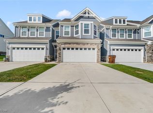 805 Dipper Ln #2, Aurora, OH