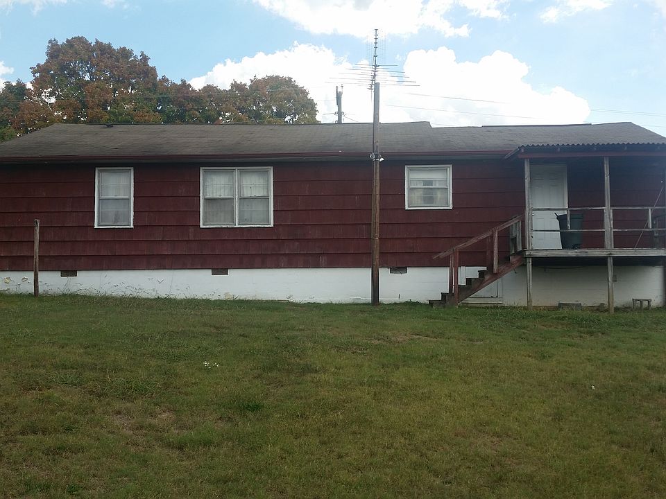 2nd image of 1735 Maple St NE