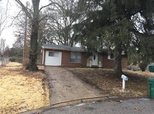 9697 Queensbury Ln, Saint Louis, MO 63136